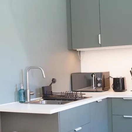 Feel-good Oasis With Garden And Parking Space In Appartement *